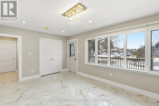 Building Photo - 174 Manitoulin Dr