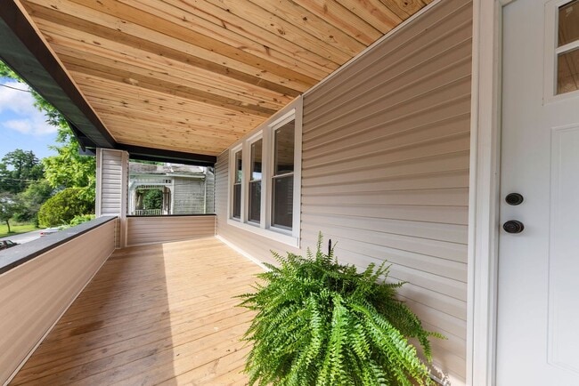 Building Photo - 5119 Blaesi St