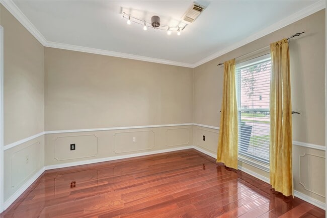 Foto del edificio - 1710 San Sebastian Ln