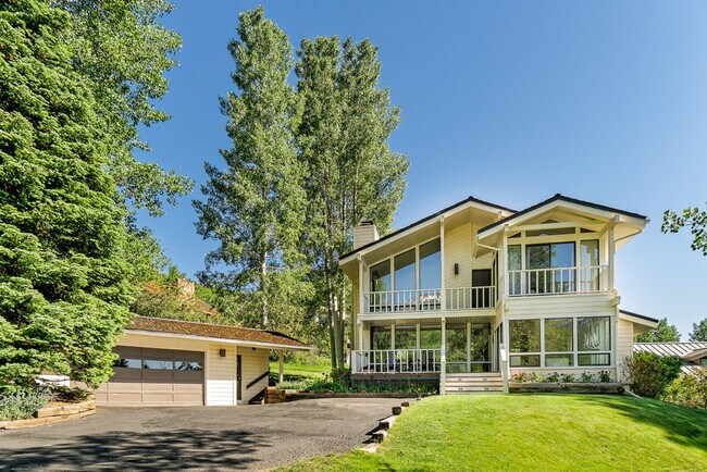 Building Photo - 169 Terrace Dr