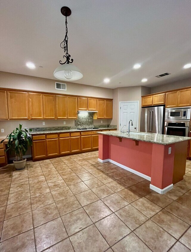 Building Photo - Spacious 4-Bedroom Home in Woodland –Cul-d...
