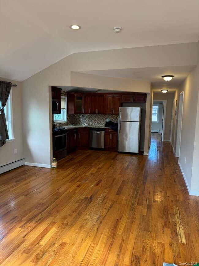 Foto del edificio - 241-01 Caney Rd