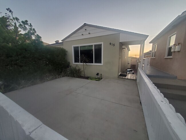 Building Photo - 915 Monterey Blvd