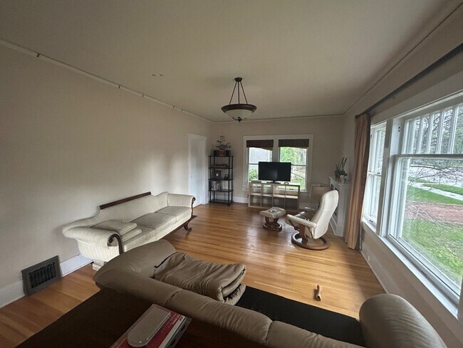 Building Photo - Nice single family home in the "OLD NORTH ...