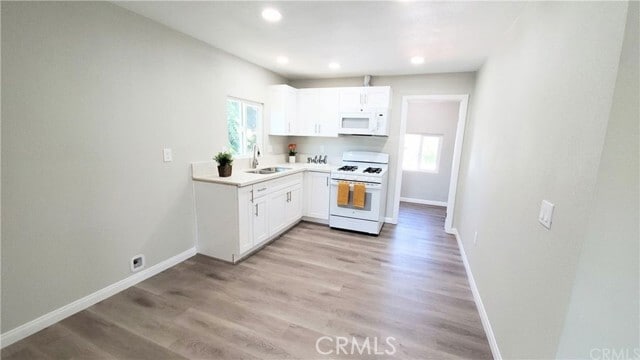 Foto del edificio - 21786 Cottonwood Ave