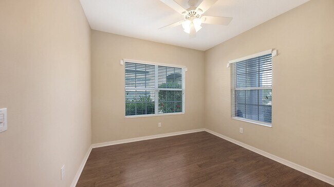 Building Photo - 2/2 plus den Villa in Fairfield with a 2 car garage