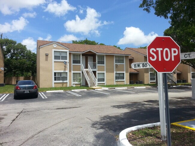 Foto del edificio - 2181 SW 80th Terrace