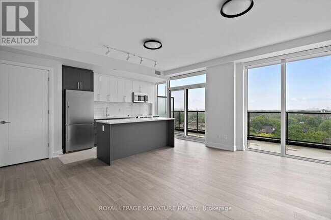 Photo du bâtiment - 664-664 Spadina Ave.