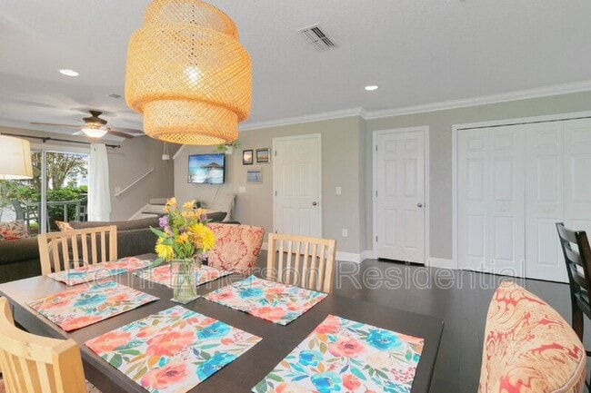 Building Photo - 5800 Lake Pointe Village Cir