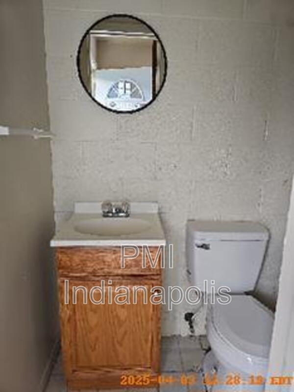Foto del edificio - 121 W William Dr