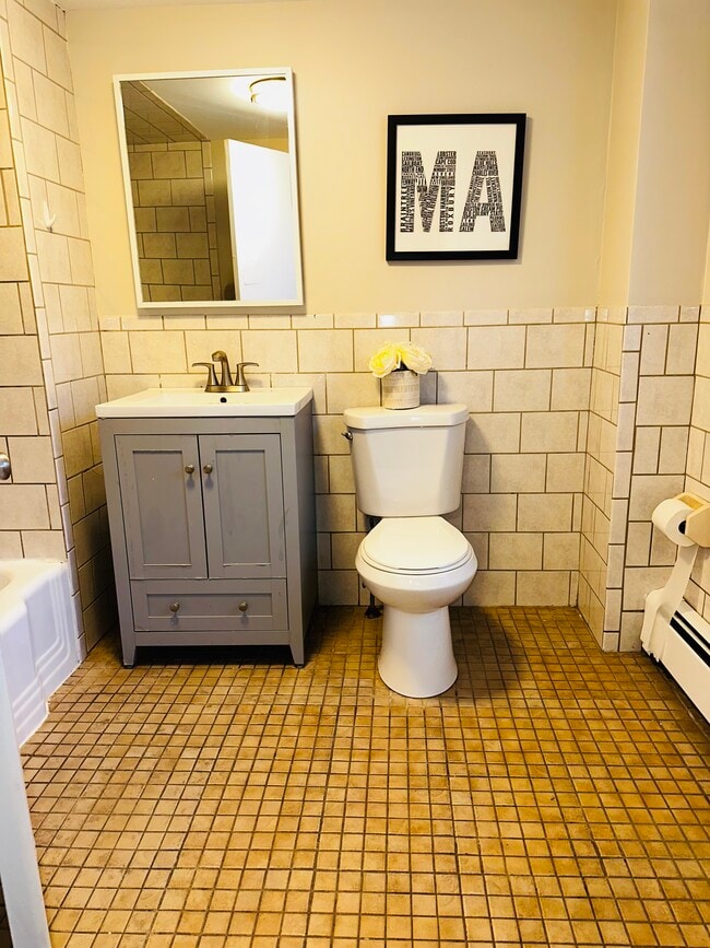 Building Photo - 139 Princeton St