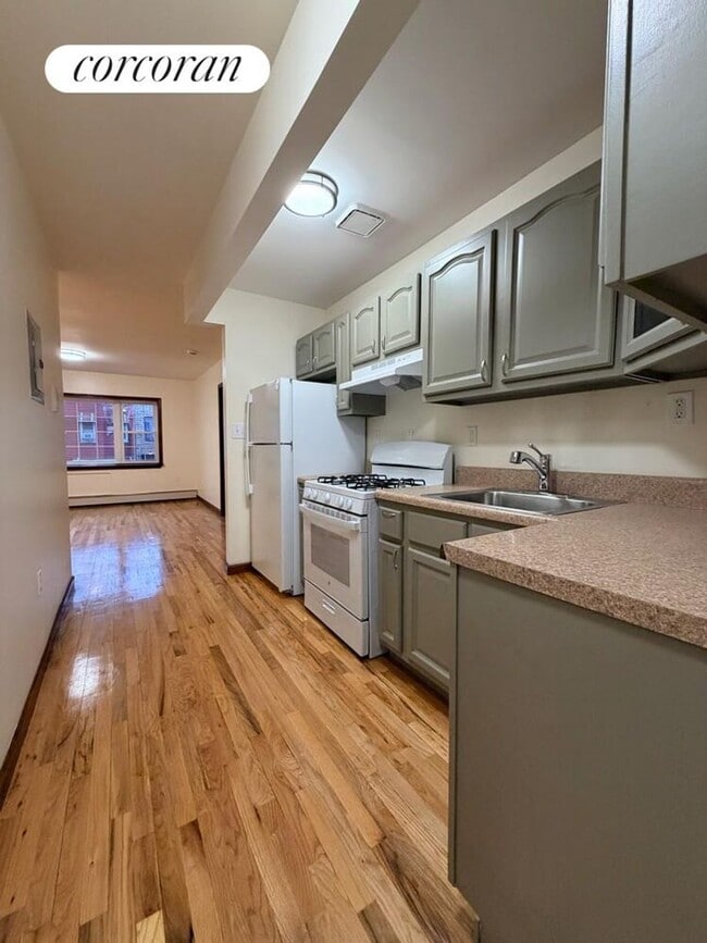 Building Photo - 184 Cooper St