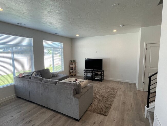 Foto del edificio - 4 Bedroom Single Family Home in American Fork
