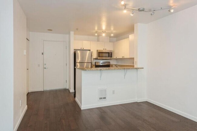 Foto del edificio - 1 bedroom in Seattle WA 98109