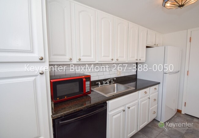 Building Photo - 2-Bed, 1.5-Bath Condo in Chatham Village of Towamencin