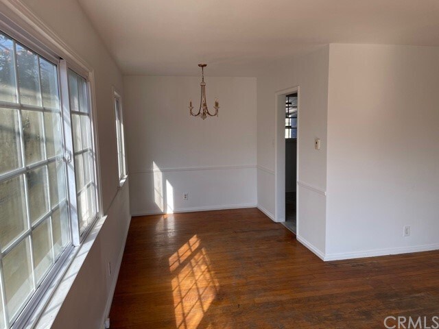 Building Photo - 317 Venice Way