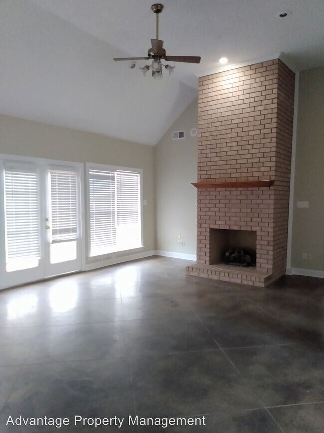 Building Photo - 3 br, 2 bath House - 2747 Surrey Park Dr.