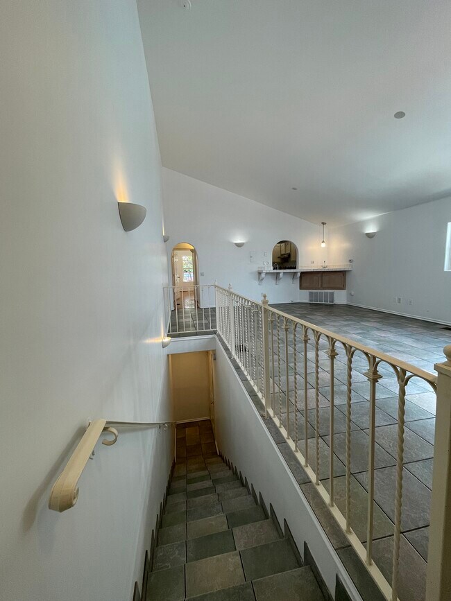 Foto del edificio - 1649 Sargent Pl