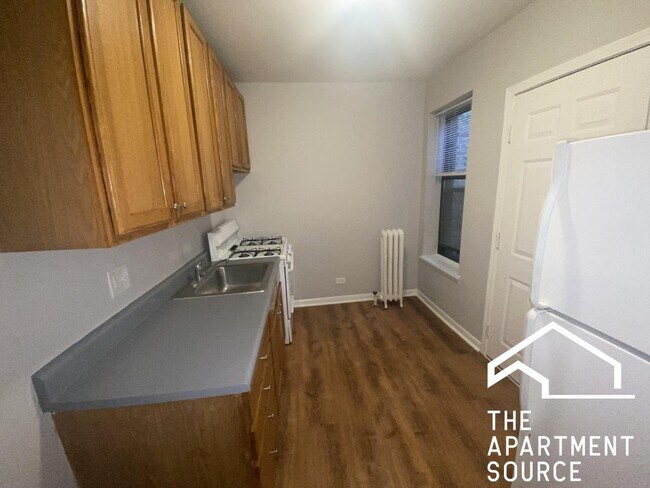 Foto del edificio - 5736 N Winthrop Ave