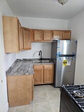 Building Photo - 2042 Bailey Ave