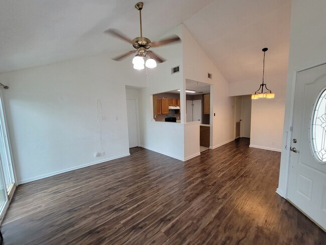 Foto del edificio - Gorgeous 2 beds 2 baths in San Antonio!