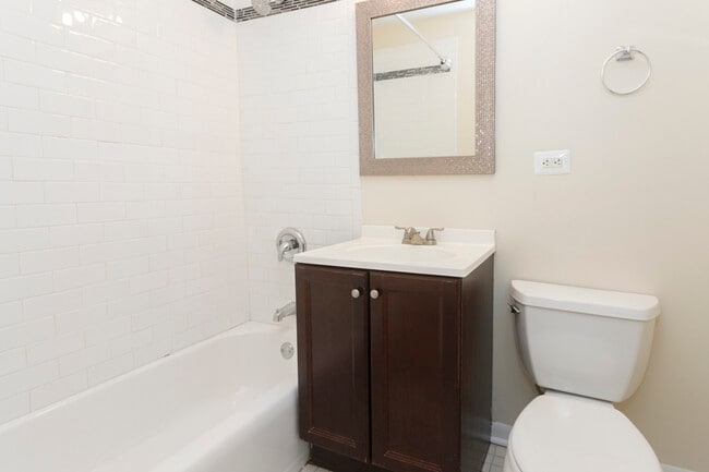 8548.Skokie.H2-8 - Garden House Apartments