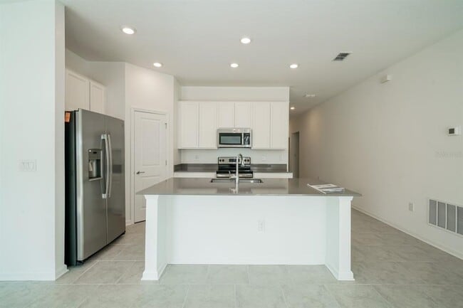 Building Photo - 167 Pershing St