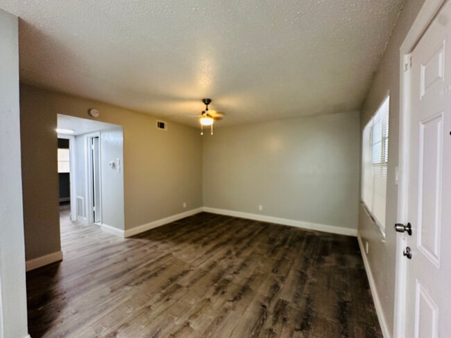Foto del edificio - 618 93rd Ave N
