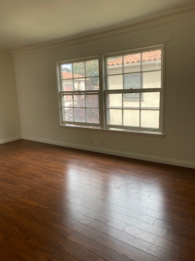 Hardwood flooring - 4291 Leimert Blvd
