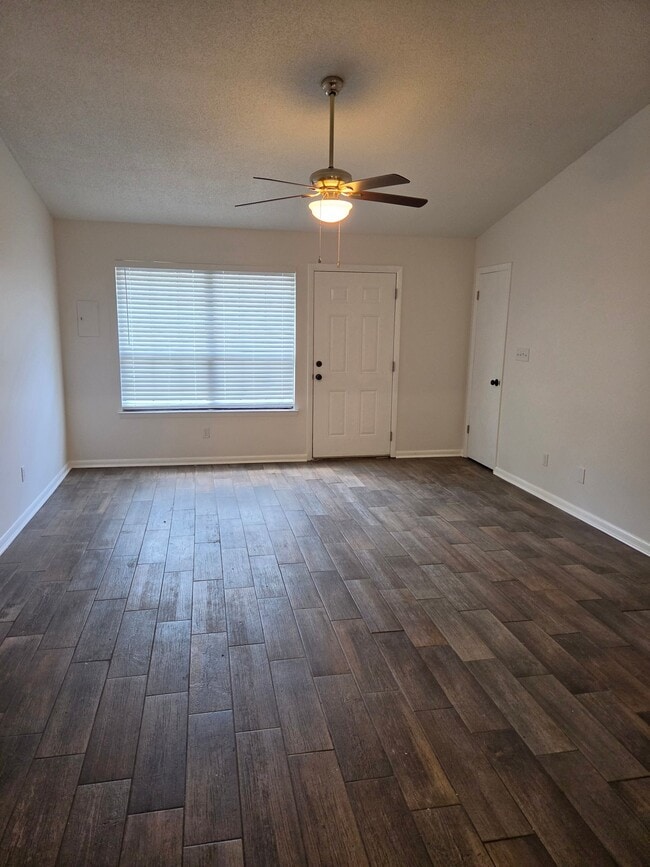 Building Photo - 122 Tallulah Trail