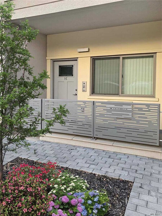 Foto principal - 14-45-45 31st Ave