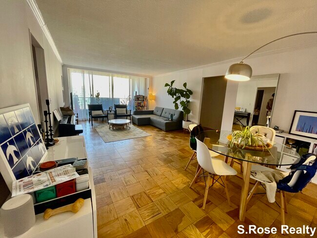 Living room Dining room combo - 77 Pond Ave