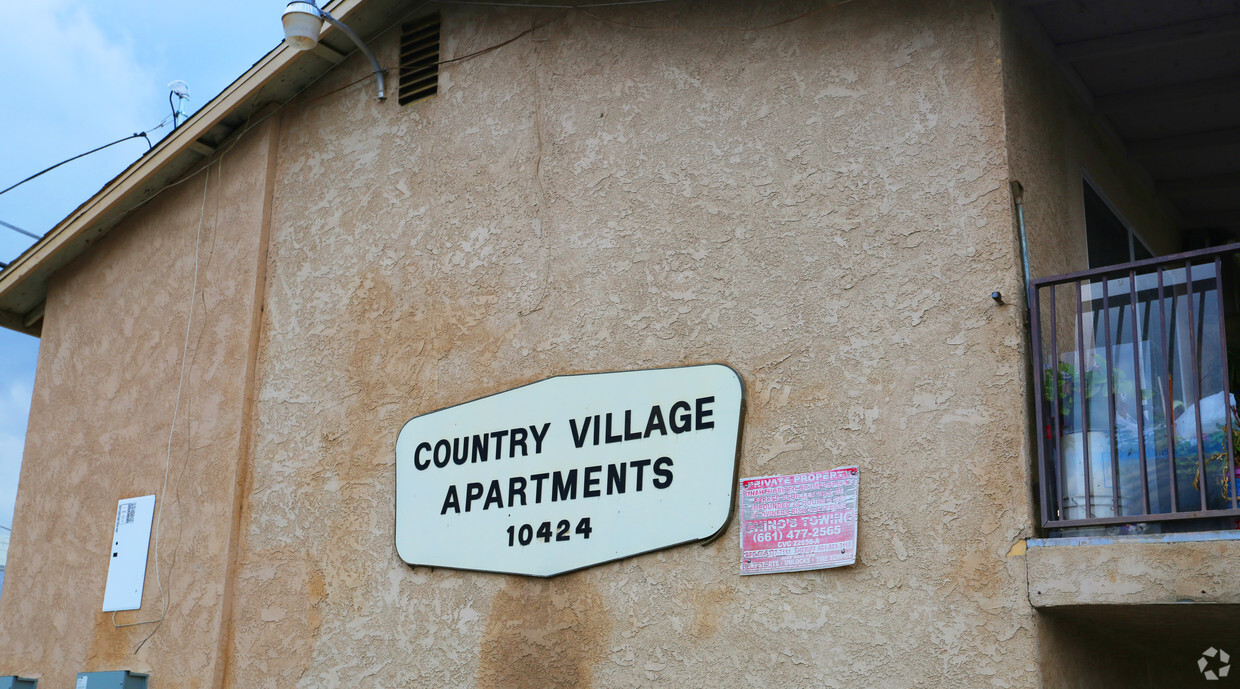 Building Photo - Country Village Apartments