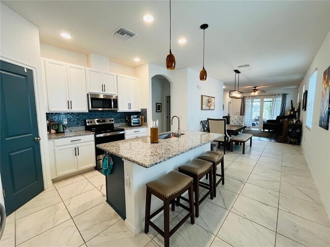Building Photo - 6264 Great Bear Dr