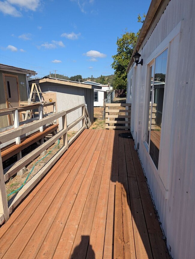 Building Photo - Newly remodeled
