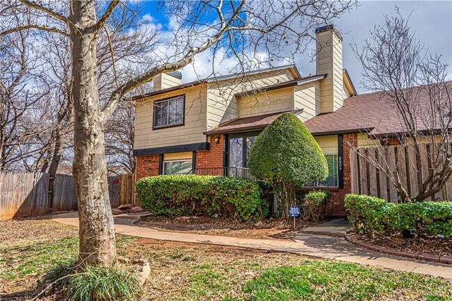 Building Photo - 8806 N Rockwell Dr