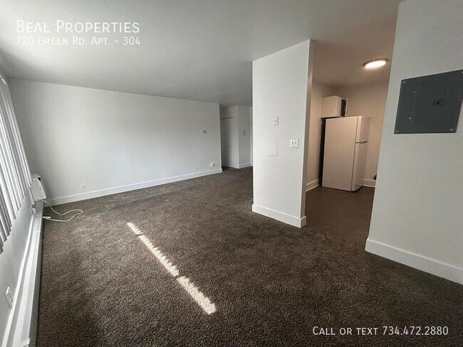 Foto del edificio - 720 Green Rd