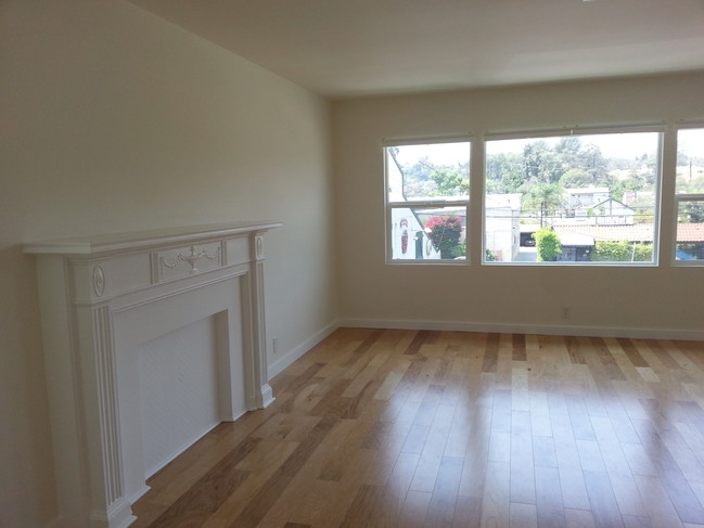 Formal living room - 2372 Glendale Blvd