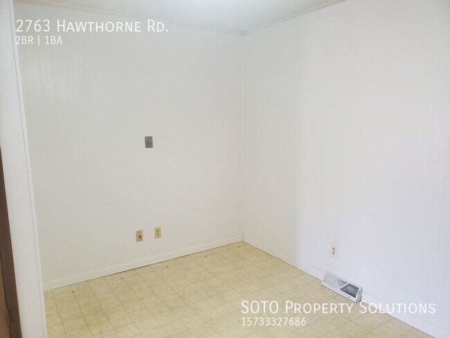 Building Photo - 2BD Duplex w/w/d hookups near Arena Park