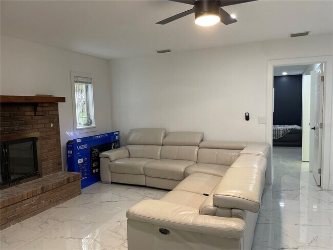 Foto del edificio - 1732 SW 6th St