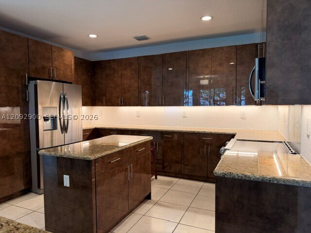 Foto del edificio - 7713 SW 193rd St