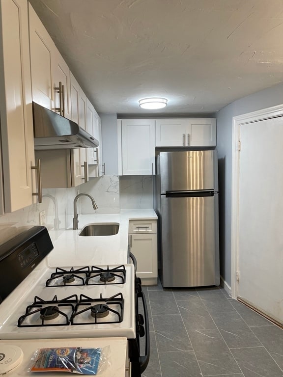 Building Photo - 30 Langley Cir