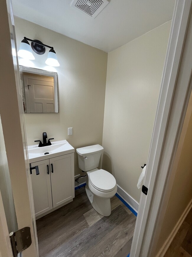 Powderroom - 577 Pine Line Dr