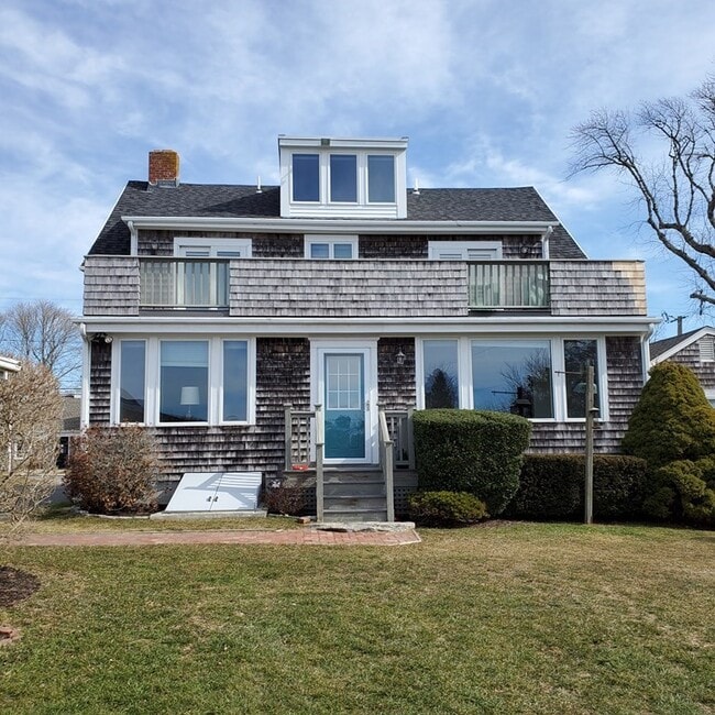 1977 Main Rd, Westport, MA 02791 House Rental in Westport, MA