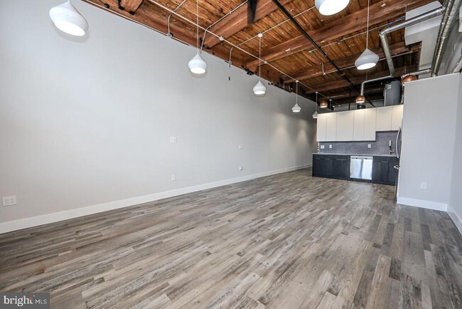 Building Photo - 1825 E Atlantic St