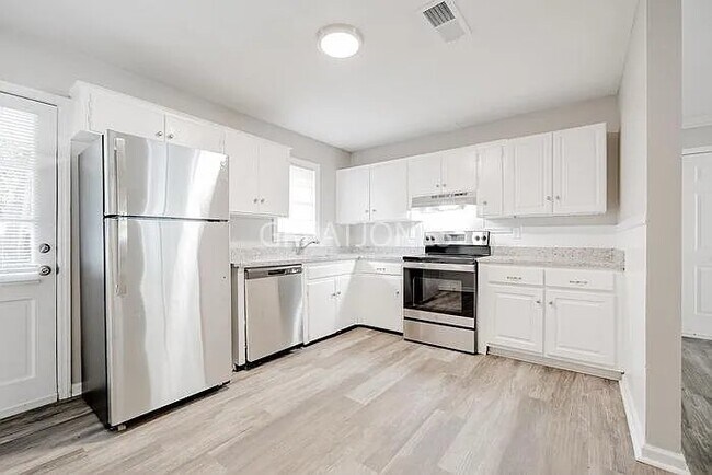 Foto del edificio - 4218 Barr St