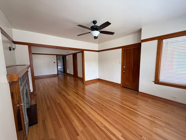 Foto del edificio - 2252 N Laramie Ave