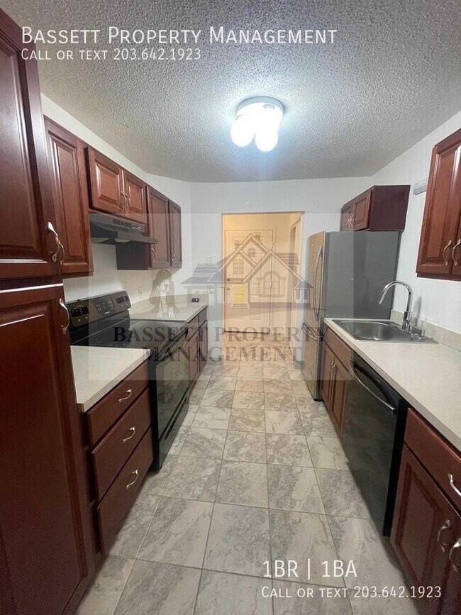 Foto del edificio - 30 Stoneycrest Dr
