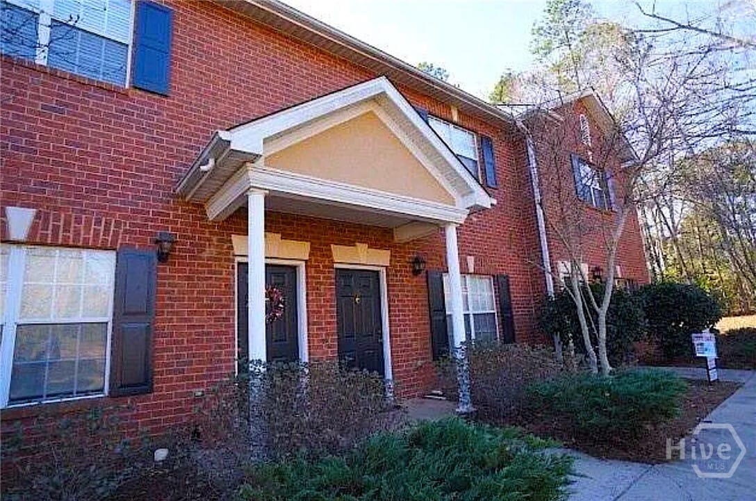Primary Photo - 205 Woodstone Dr