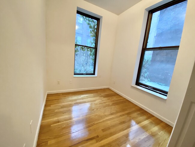 Building Photo - 336 West 14th Street